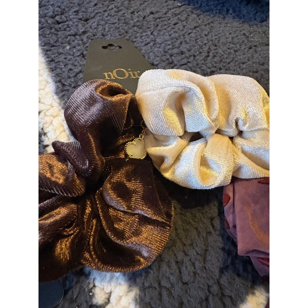 Natasha & nOir Hair Accessory Lot Flower Claws Velvet Scrunchies Burnout Bow NEW